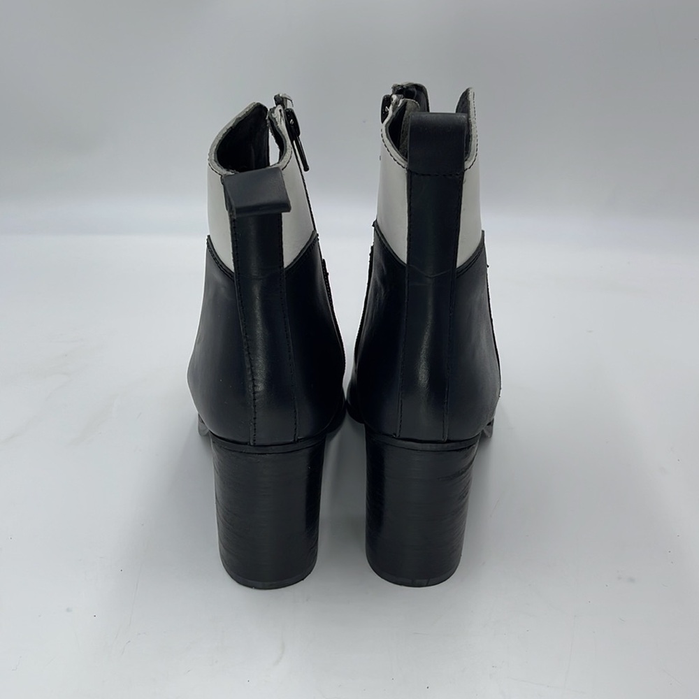 Nasty Gal Curve The Haters Two-Tone Leather Ankle Boots - Picture 5 of 13